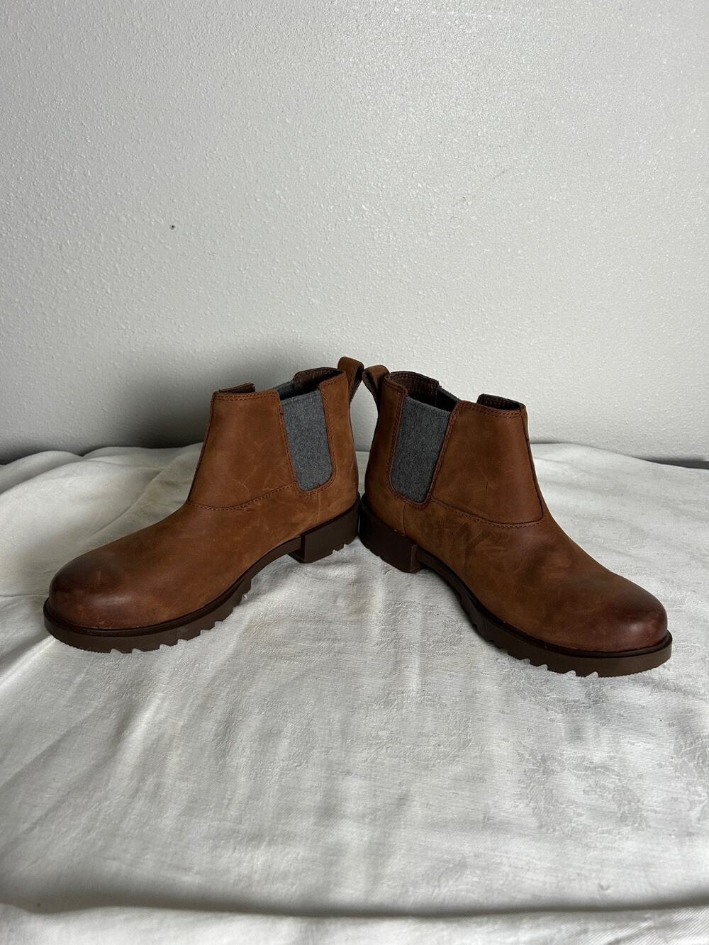 Sorel Emelie II Chelsea Bootie Dark Amber/Tobacco New With Defects Size 8